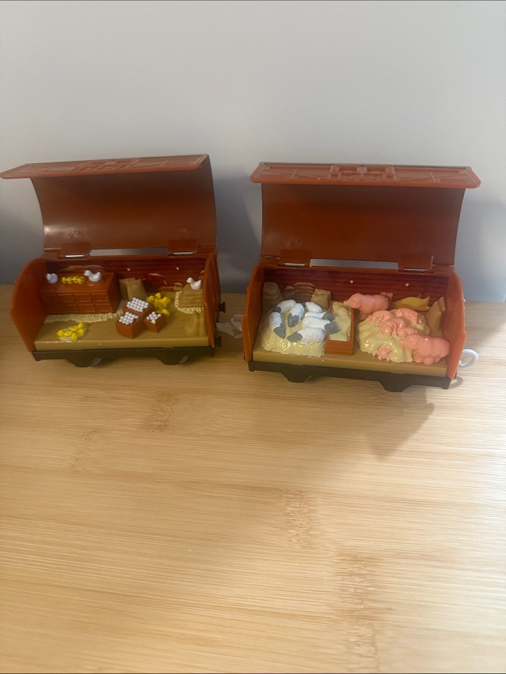 Thomas and Friends Trackmaster Animal and Chicken Livestock Flip Open Car